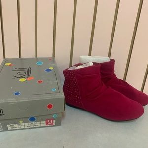 Hot pink winter boot size 9